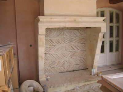 CHEMINEE EN PIERRE REF012