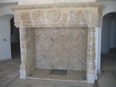 CHEMINEE EN PIERRE REF023