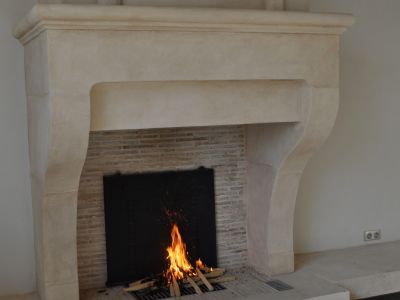 CHEMINEE EN PIERRE REF027