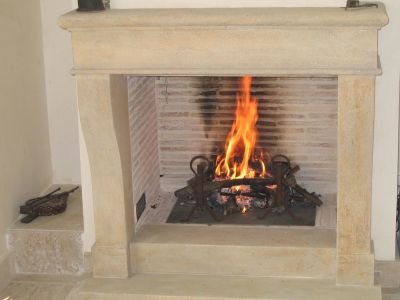 CHEMINEE EN PIERRE REF028